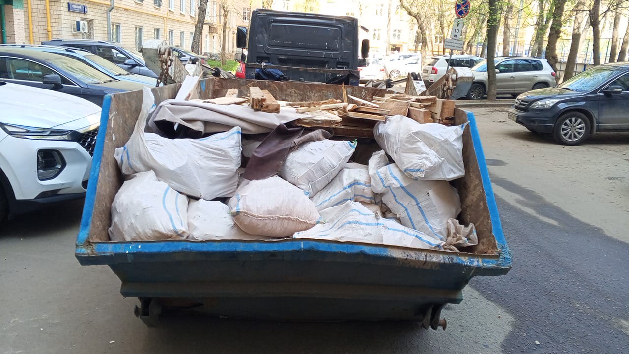 Вывоз мусора из магазина в Луховицах в октябре