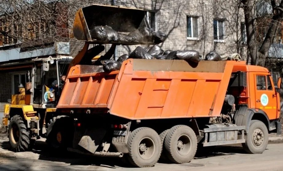 Вывоз мусора грузовым фургоном 5 тонн в Луховицах – ПроМусор, аренда, цена от 1603 руб
