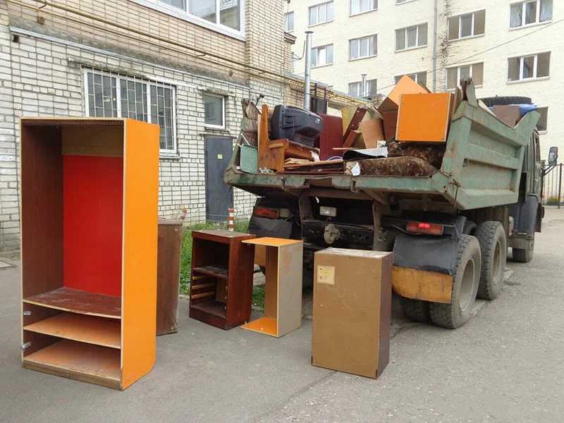 Вывоз шкафа в Луховицах от ПроМусор — недорого, демонтаж, утилизация, вывоз из квартиры от 879 руб
