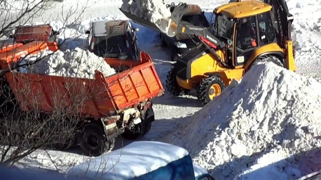 Вывоз снега с погрузкой в Луховицах для организаций и частных лиц в октябре