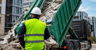 Вывоз строительного мусора в Луховицах: услуги лицензированной компании — ПроМусор